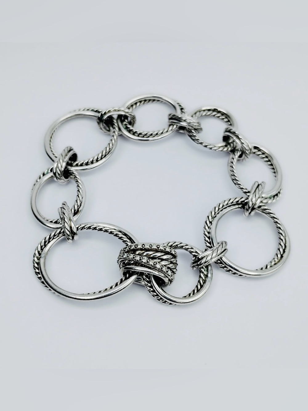 David Yurman Crossover
Infinity Loop Cable Chain
Bracelet with Diamonds